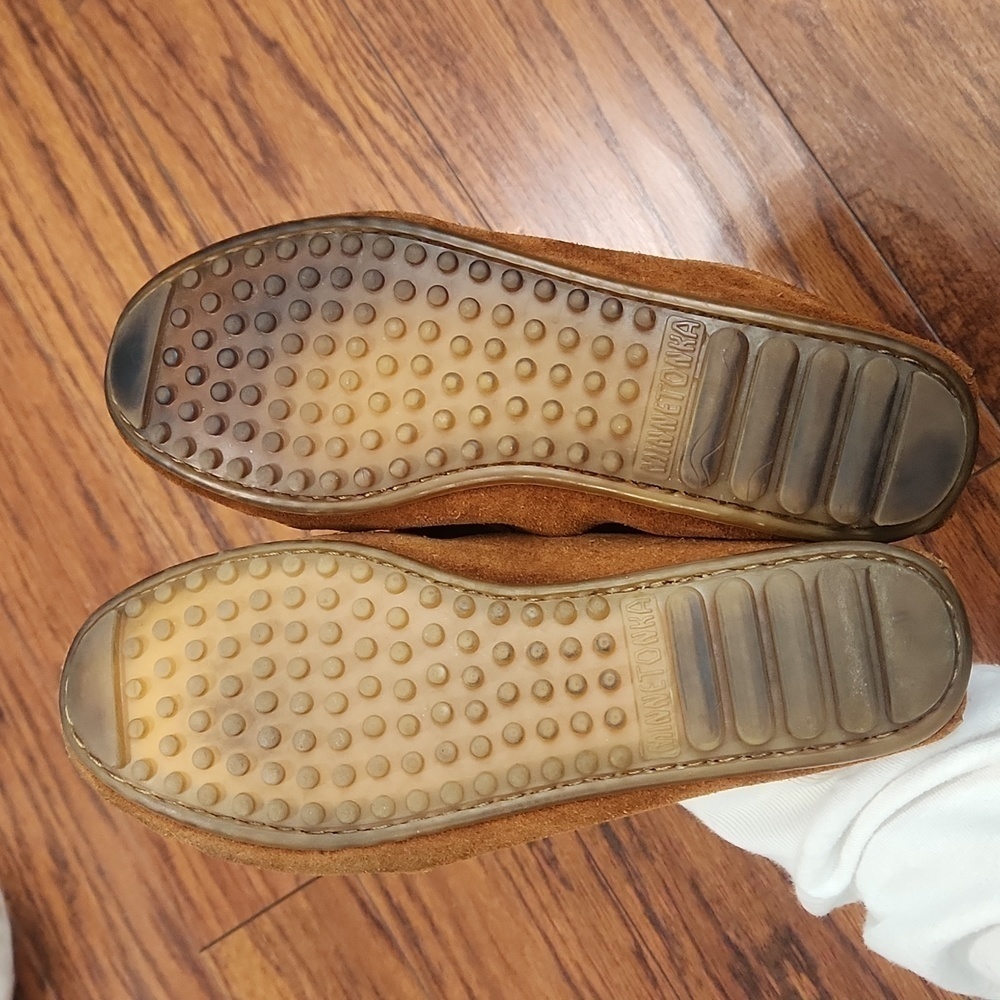 Minnetonka Women's Kilty Hardsole Moccasin - Picture 6 of 6